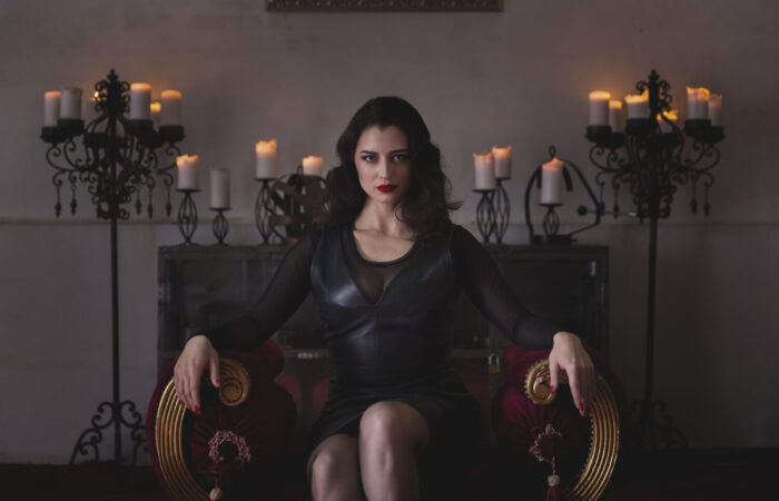 Neu-in-koeln-–-mistress-bella-lugosi